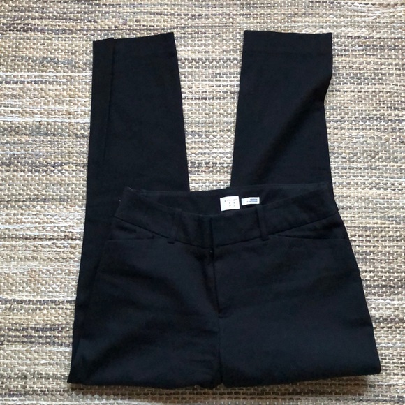 A new day black Capri pants - Picture 2 of 3